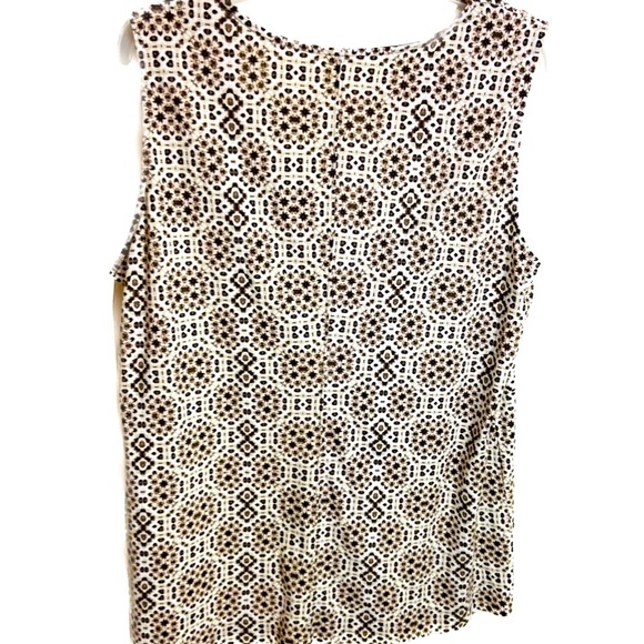 ST. JOHN’s BAY Sleeveless Top Cotton & Modal V-neck Twist Front Detail Size XL - Picture 2 of 4